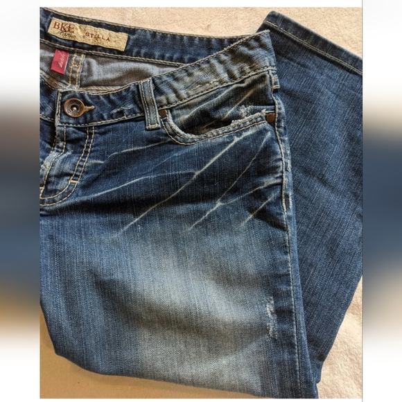 BKE Buckle Jeans Women's Stella Capri Distressed Blue Stretch Denim Sz 29. - Picture 5 of 16